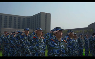 青春立正！世界杯官网2022级学生军训开营！