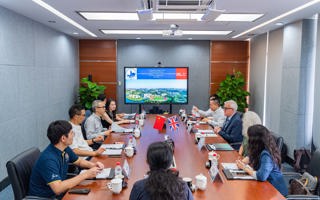 西英格兰大学Tod Burton一行参观访问2026年国际足联世界杯