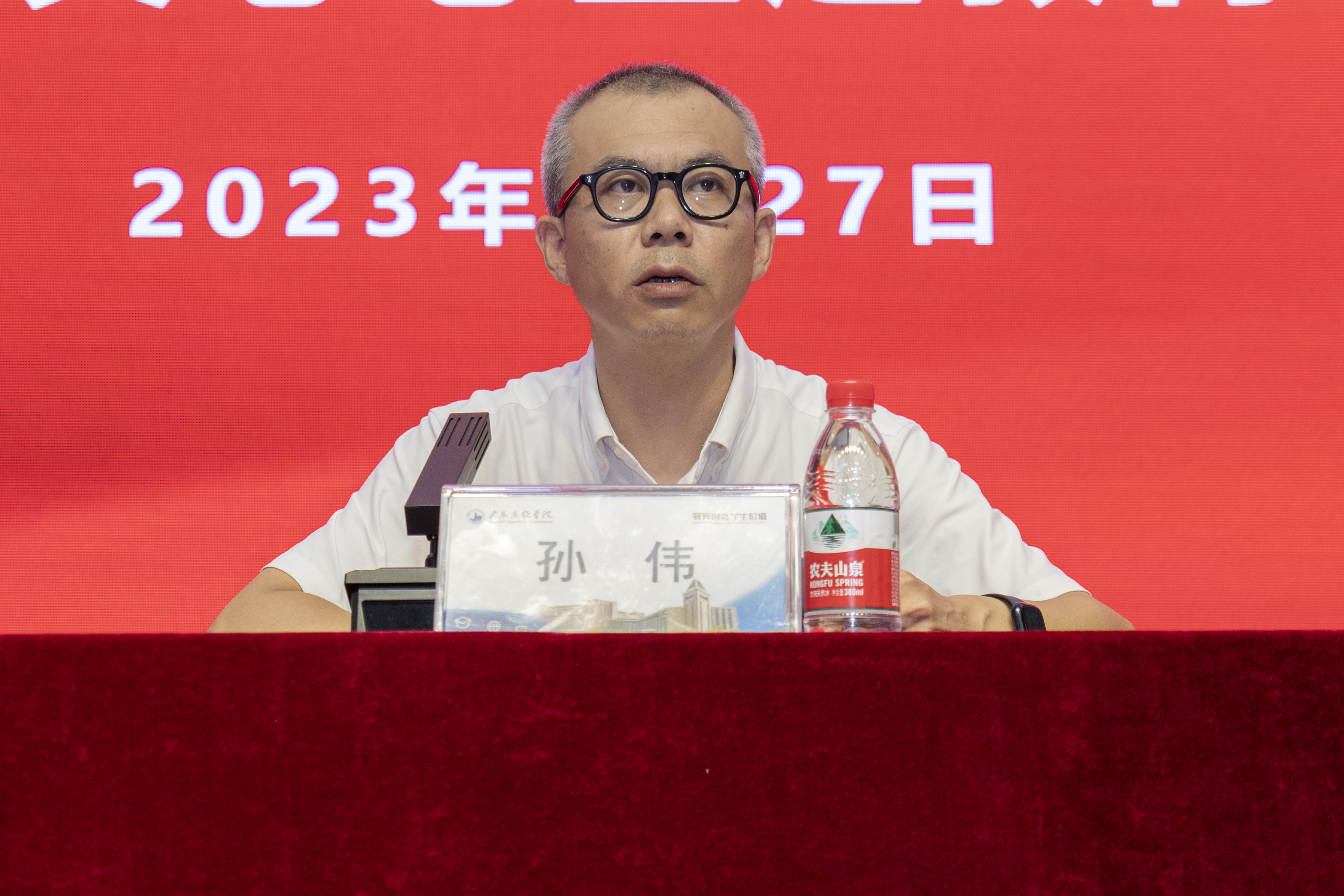 d8015518ccc84709807834db67c1ed4e.jpg