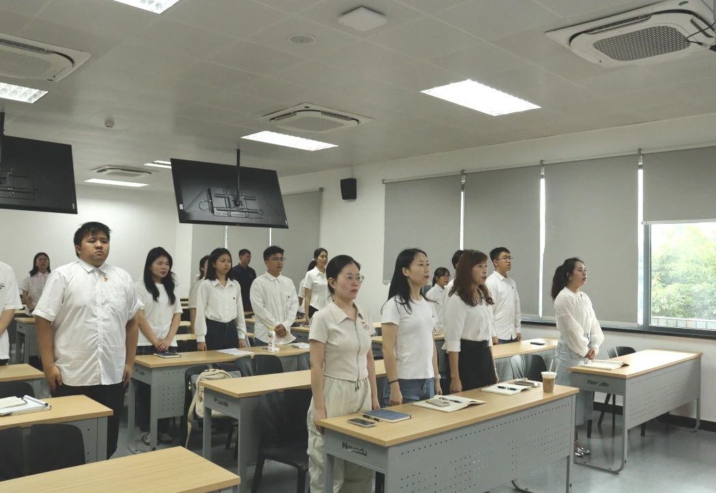 d1c9bb80c0214d94926f41b61594efa1.jpg